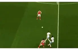 荣耀瞬间,阿森纳球员,埃泽与全场,米兰体育官方,米兰体育在线官网,米兰体育线上,米兰体育APP